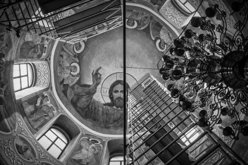 Le plafond en travaux de l’église Saint Panteleimon, Kharkiv