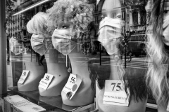 shop window's mannequins, paris 2020
